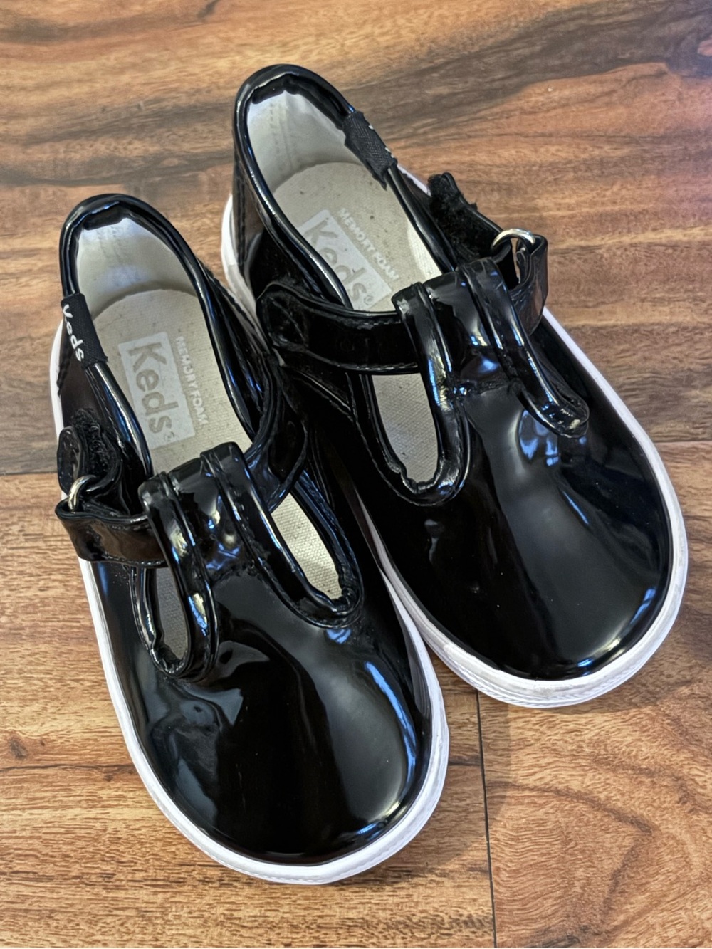 Keds Baby Girls Champion Toe Cap Black Patent T-Strap Shoes Size 3 Like New